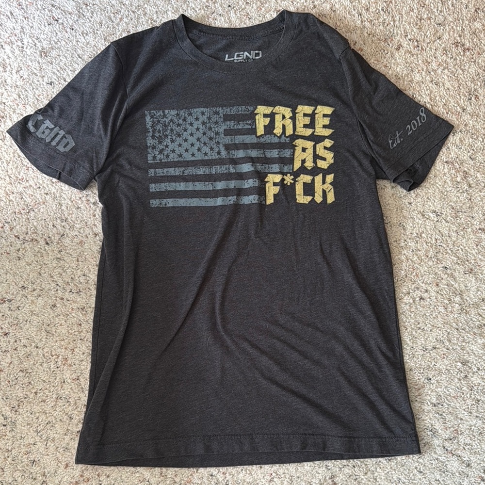 Black Short Sleeve Graphic Tee with American Flag Design